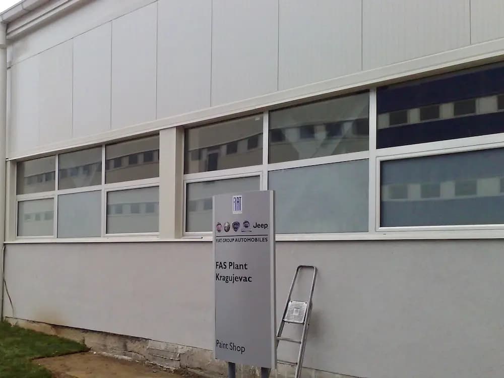 Ugrađene folije za stakla — primer 17