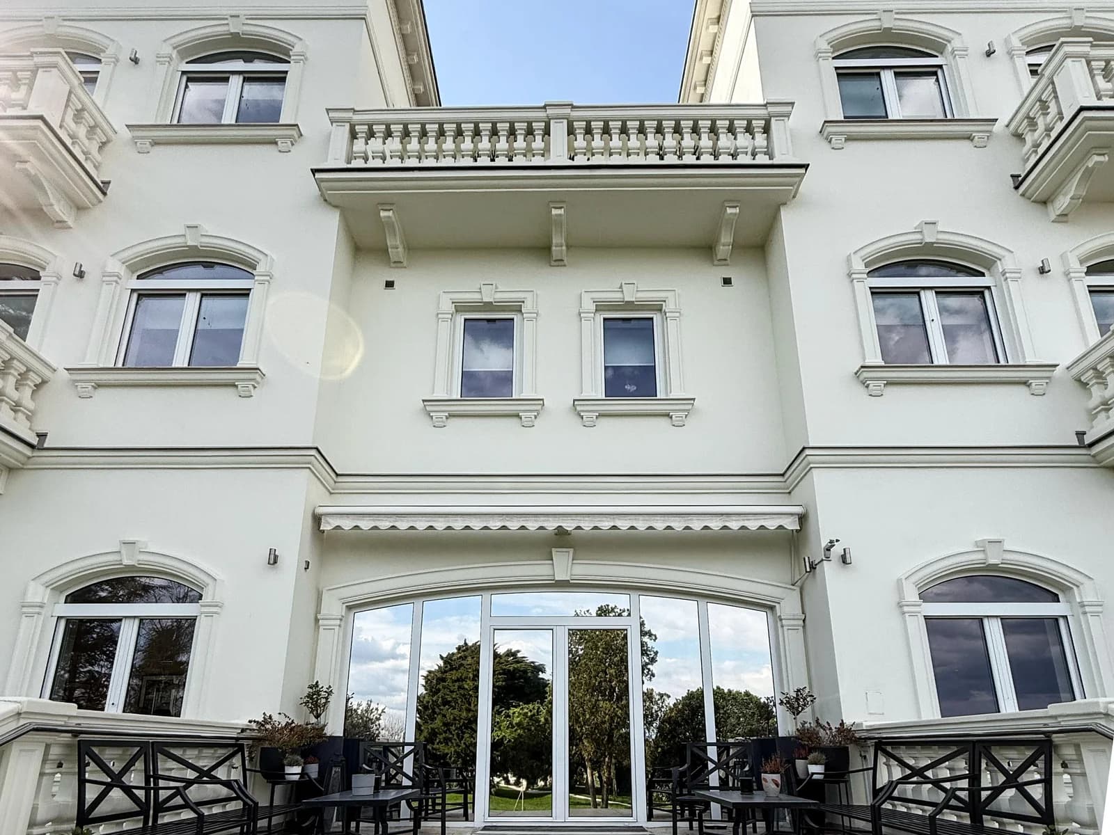 Ugrađene folije za stakla — primer 11