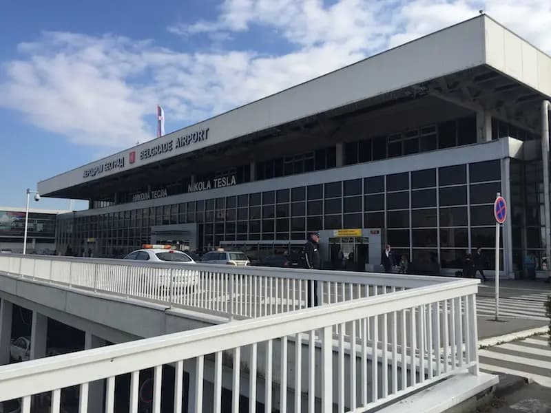 Aerodrom Nikola Tesla — Ugrađene folije za stakla 1