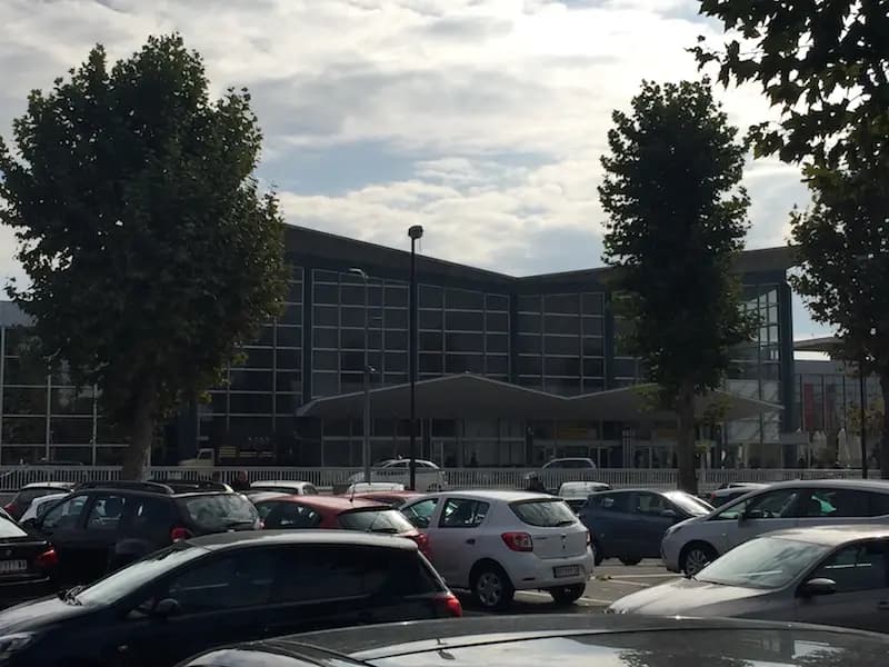 Aerodrom Nikola Tesla — Ugrađene folije za stakla 3